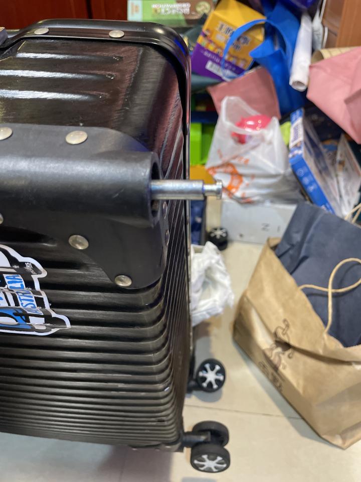 行李箱維修案件圖片