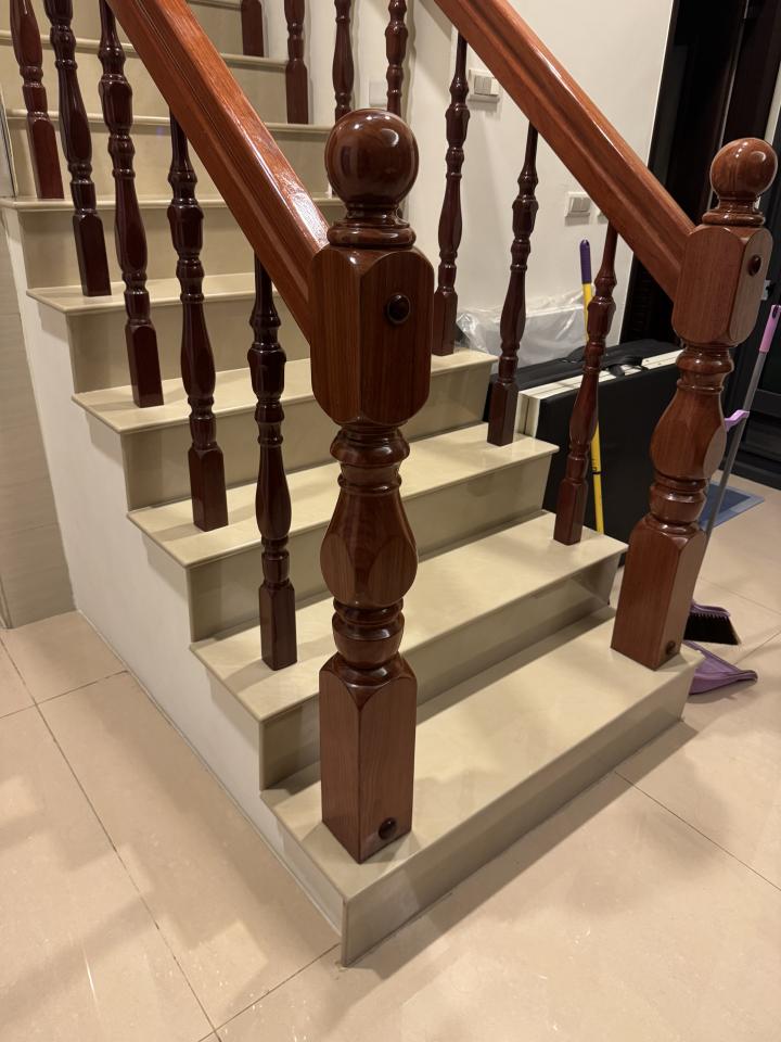 樓梯扶手案件圖片