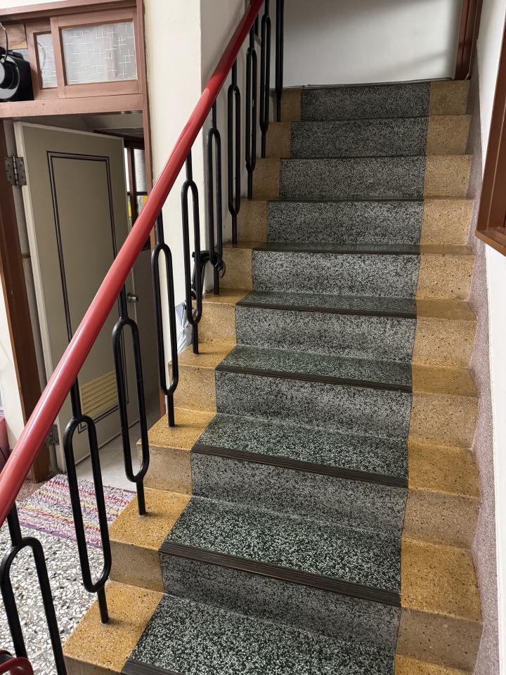 樓梯扶手案件圖片