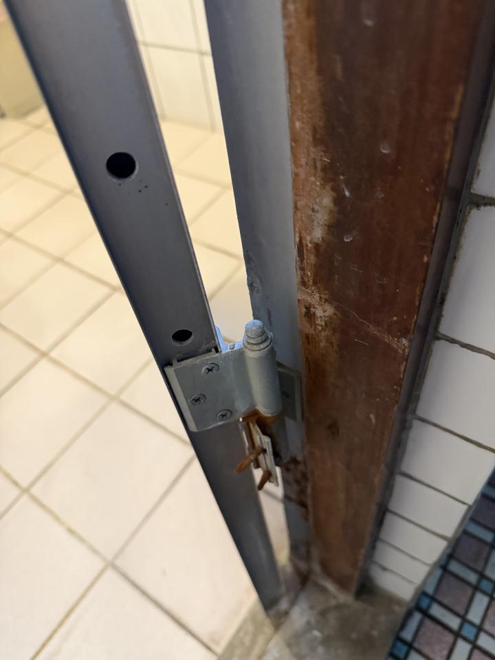 窗戶維修案件圖片