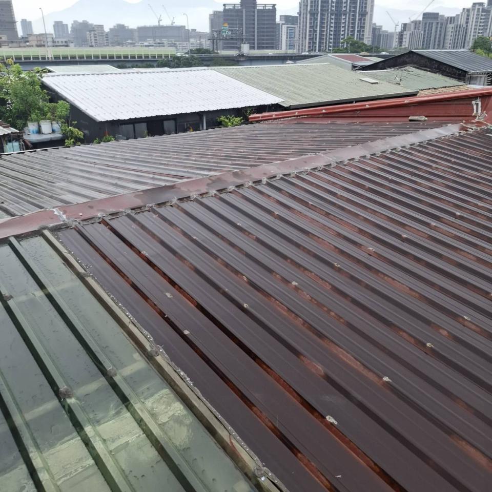鐵皮屋頂案件圖片