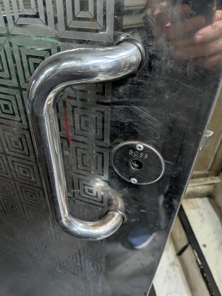 鐵門案件圖片