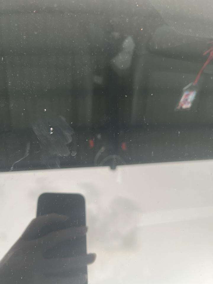 汽車玻璃修補案件圖片