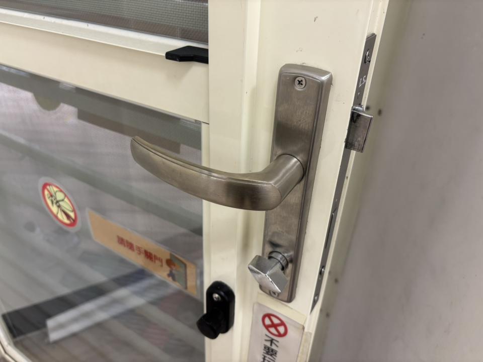 門片維修案件圖片