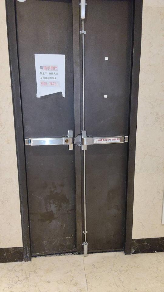 鐵門案件圖片