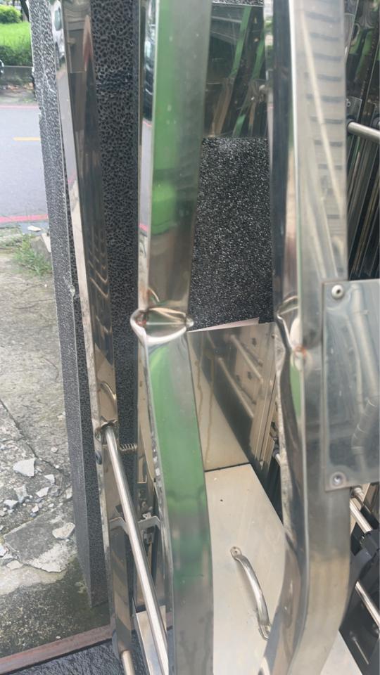 伸縮門案件圖片