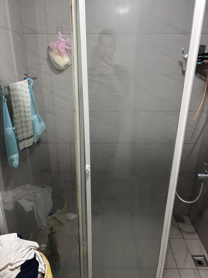 淋浴拉門安裝維修案件圖片