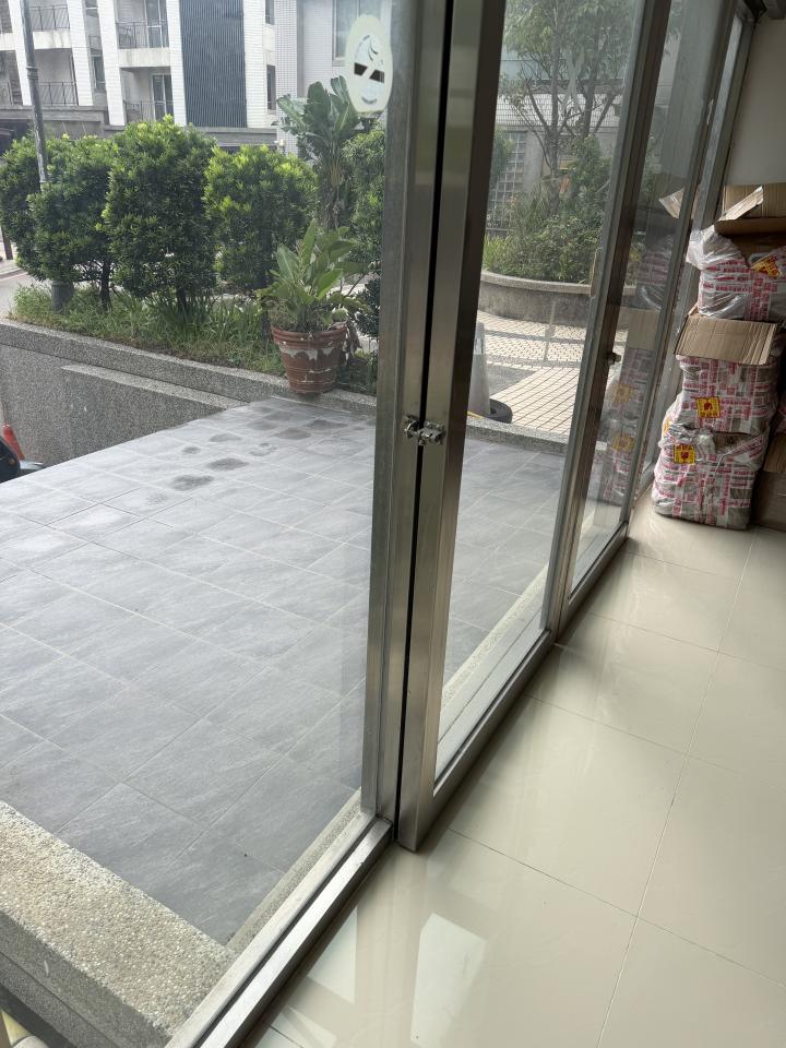 鐵門案件圖片