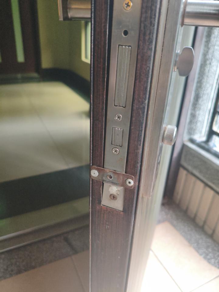門片維修案件圖片