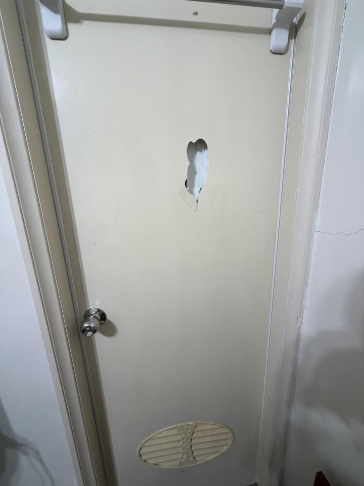 浴室門案件圖片