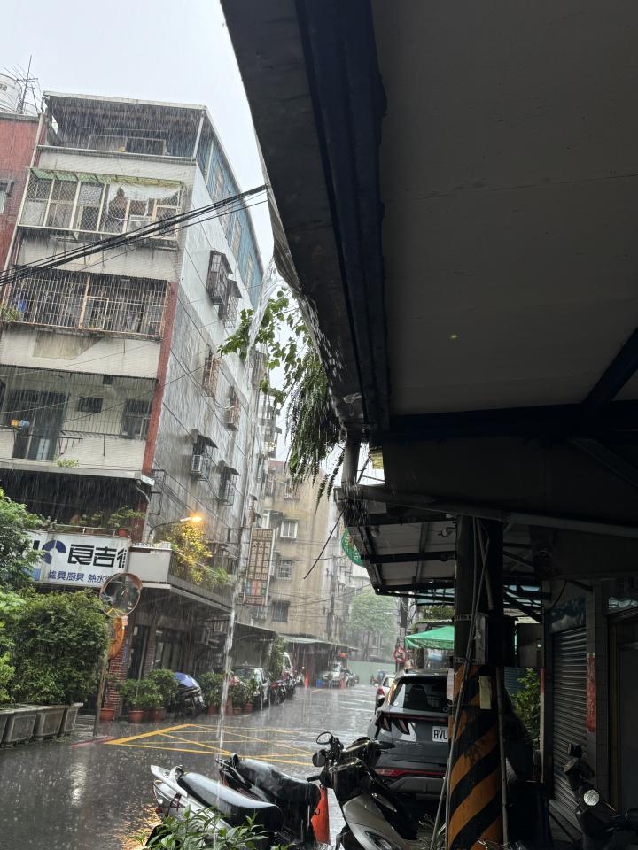 屋簷排水槽施工案件圖片