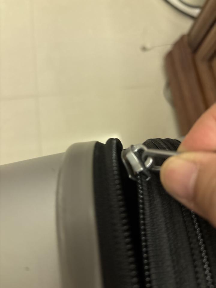 行李箱維修案件圖片