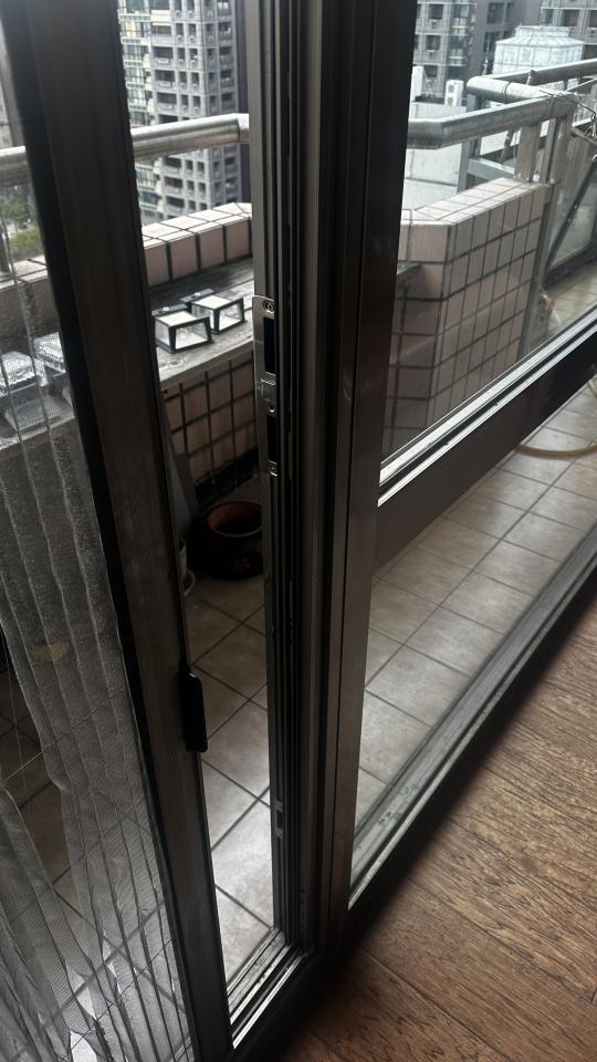 陽台紗網安裝案件圖片