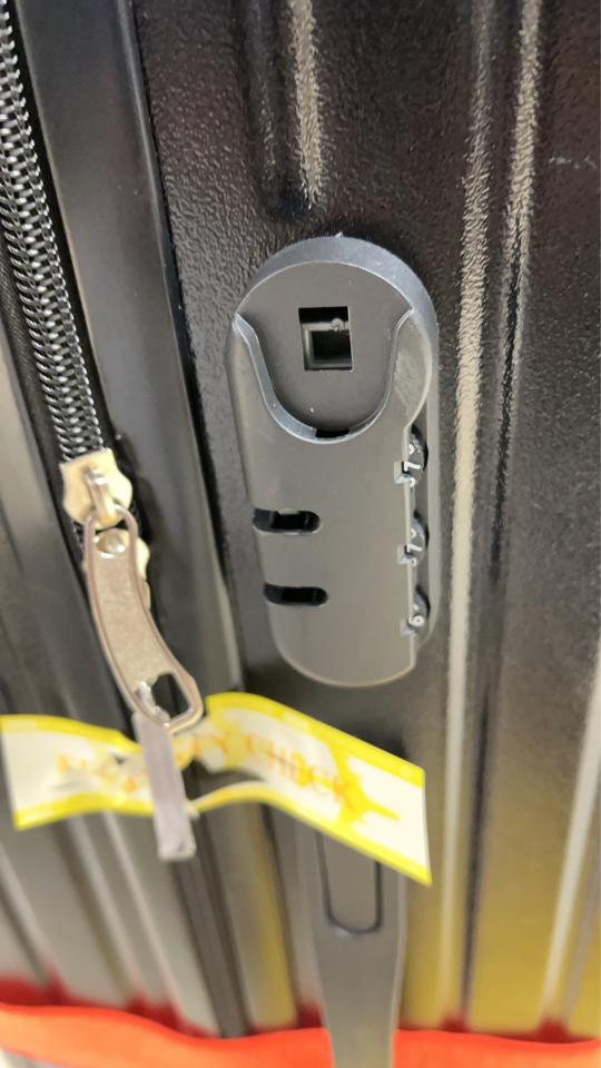 行李箱維修案件圖片