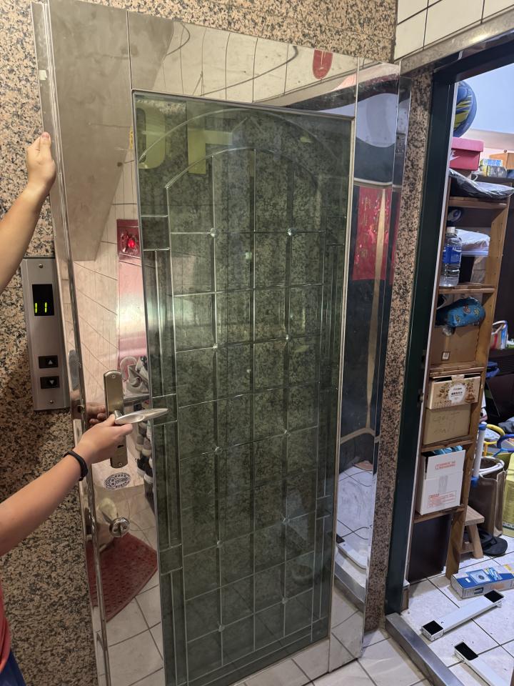 鐵門案件圖片