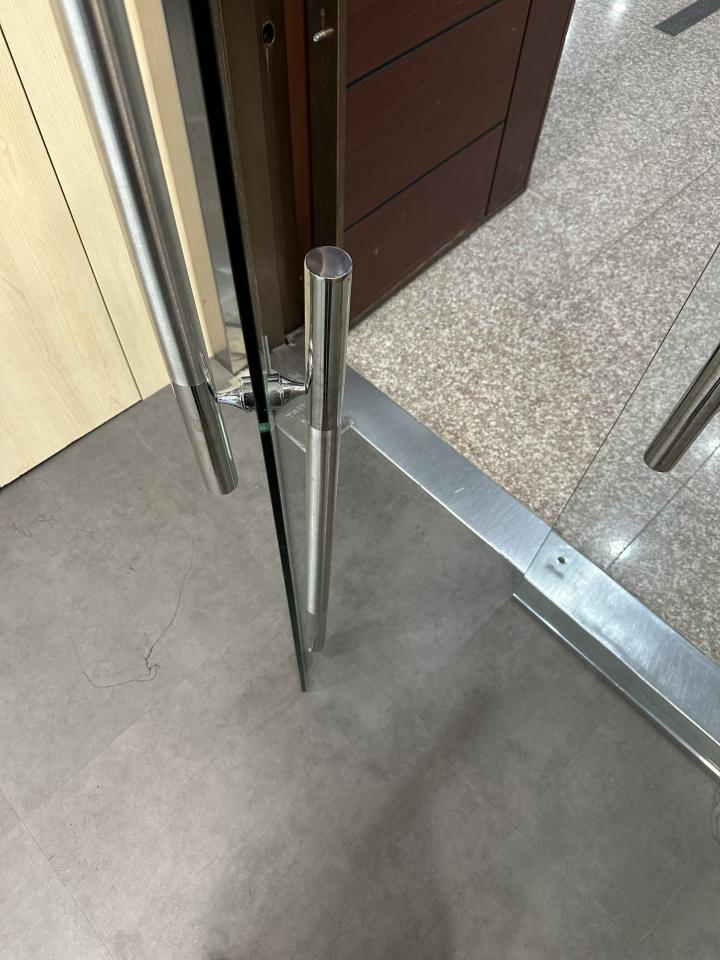 門片維修案件圖片