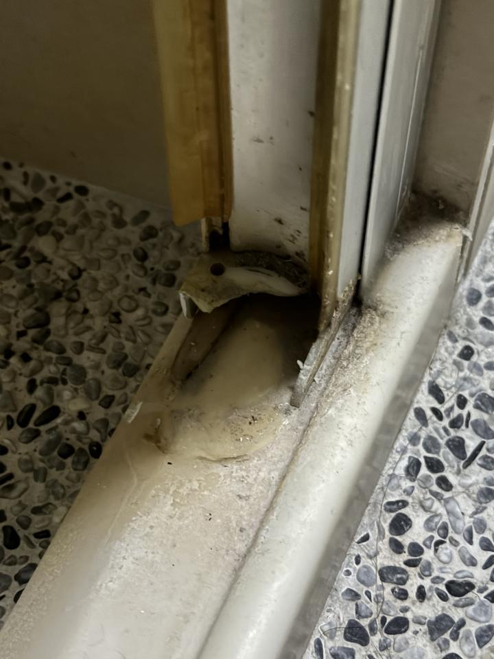 浴室門案件圖片
