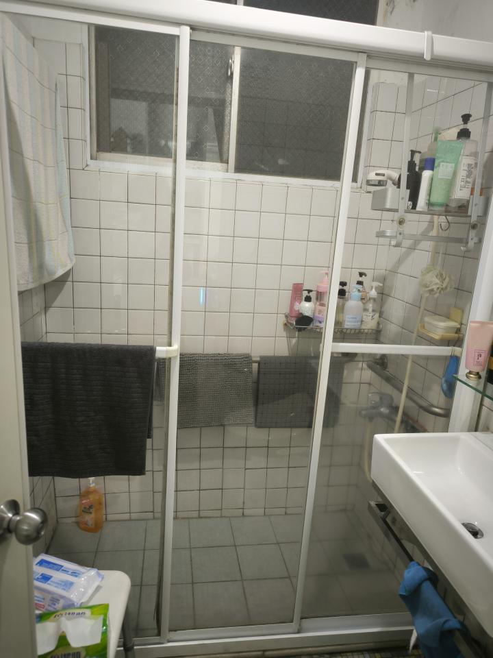 淋浴拉門安裝維修案件圖片