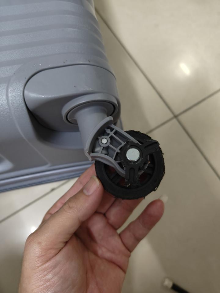 行李箱維修案件圖片