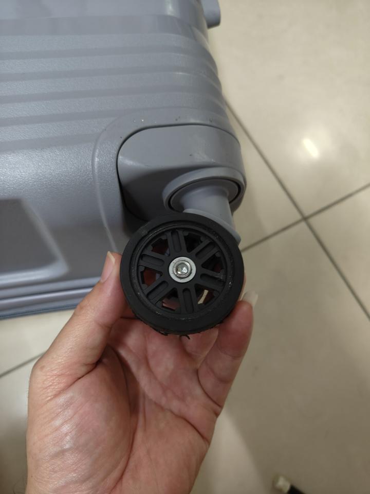 行李箱維修案件圖片