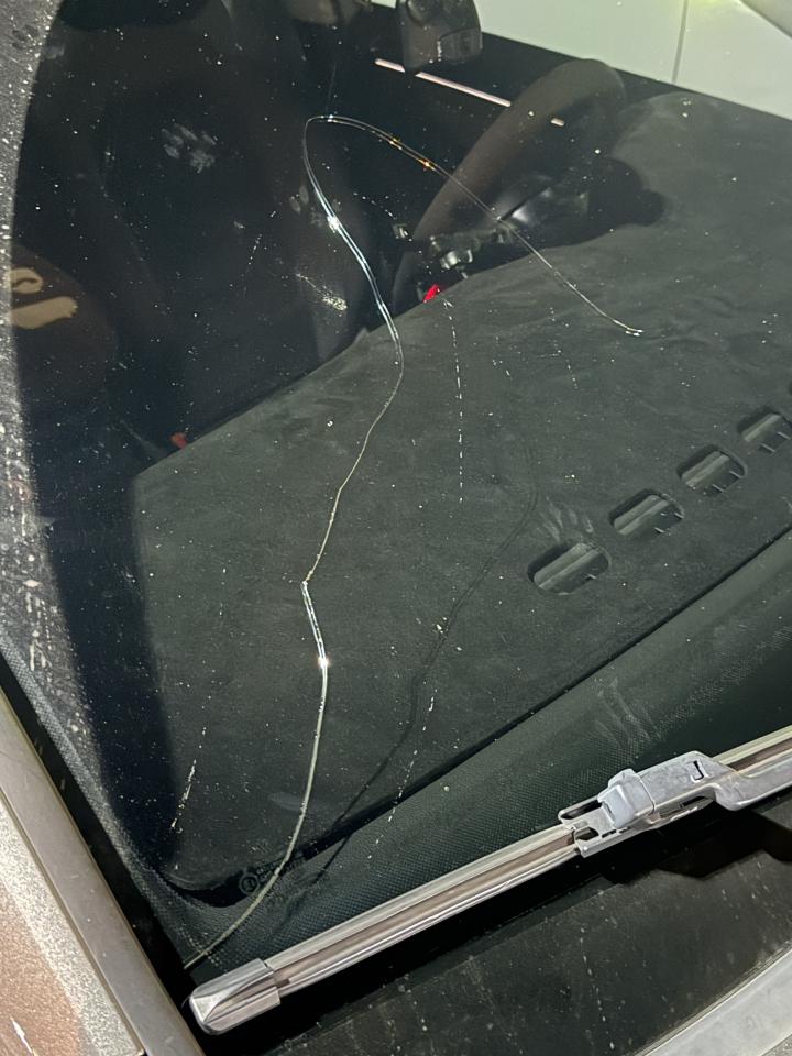 汽車玻璃修補案件圖片
