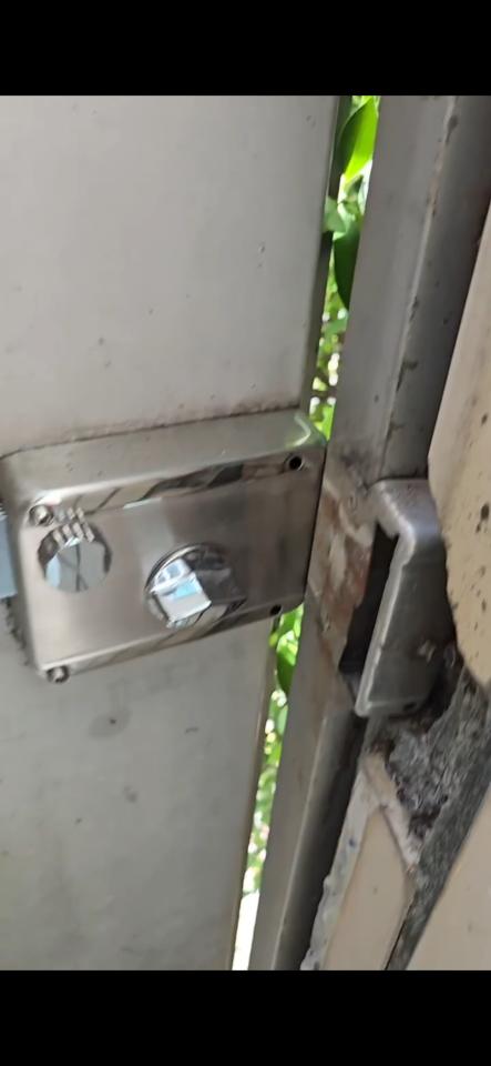 鐵門案件圖片