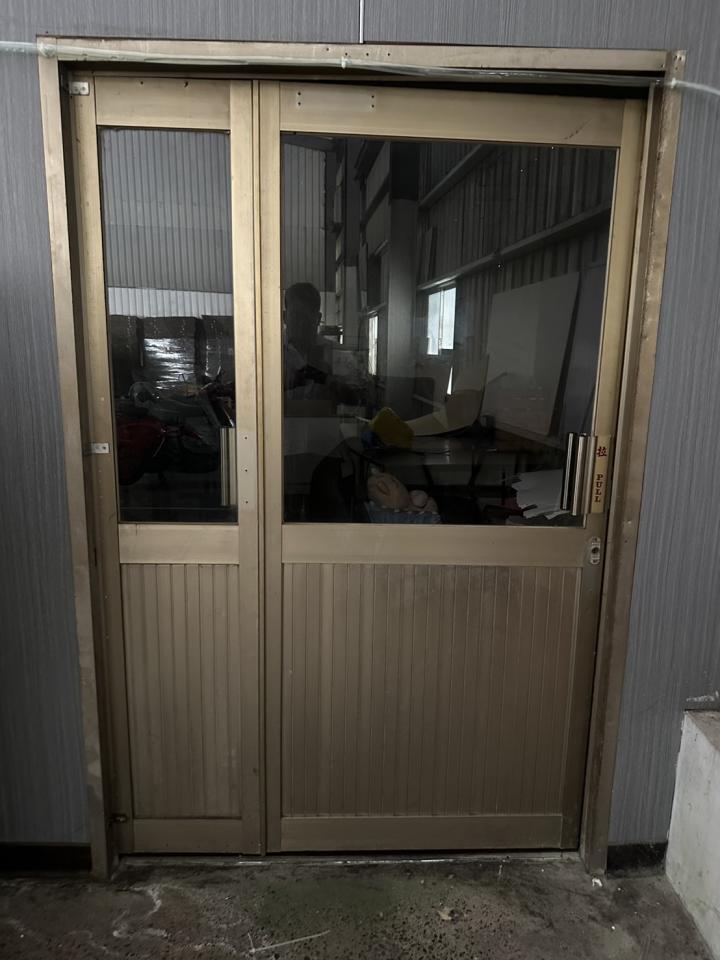 門片安裝案件圖片