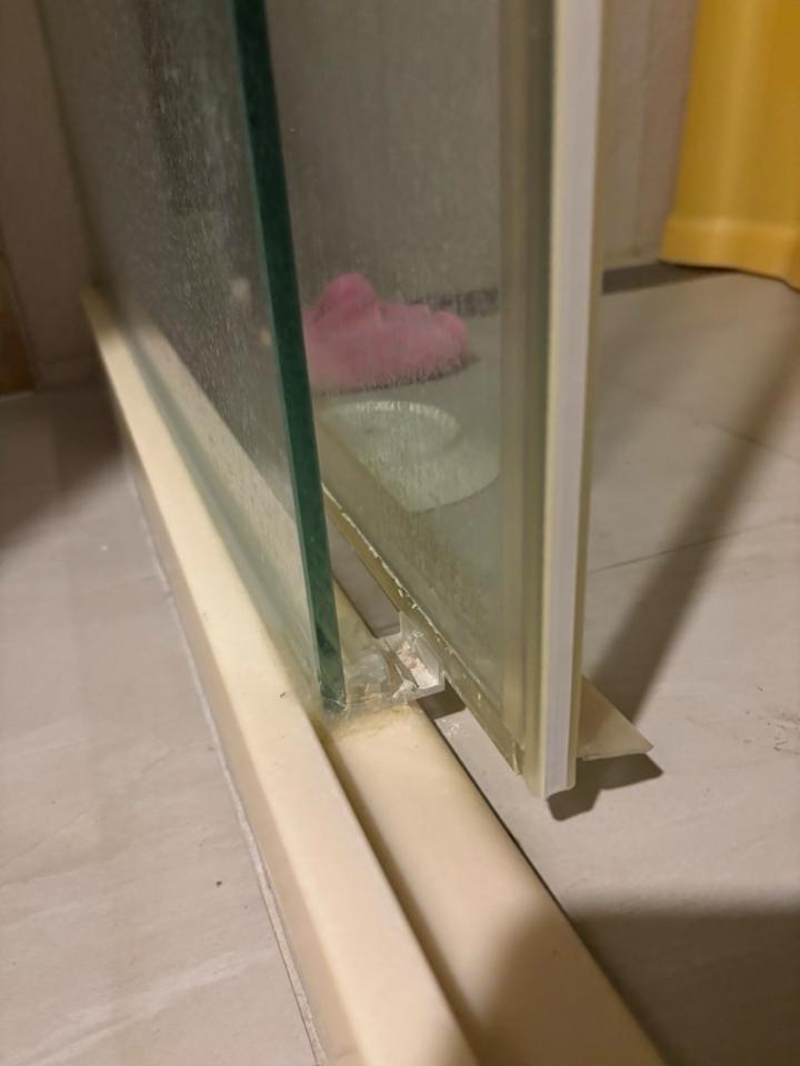 浴室門案件圖片