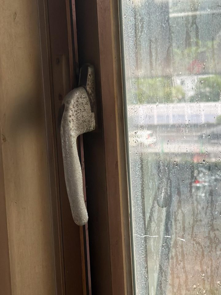 窗戶維修案件圖片