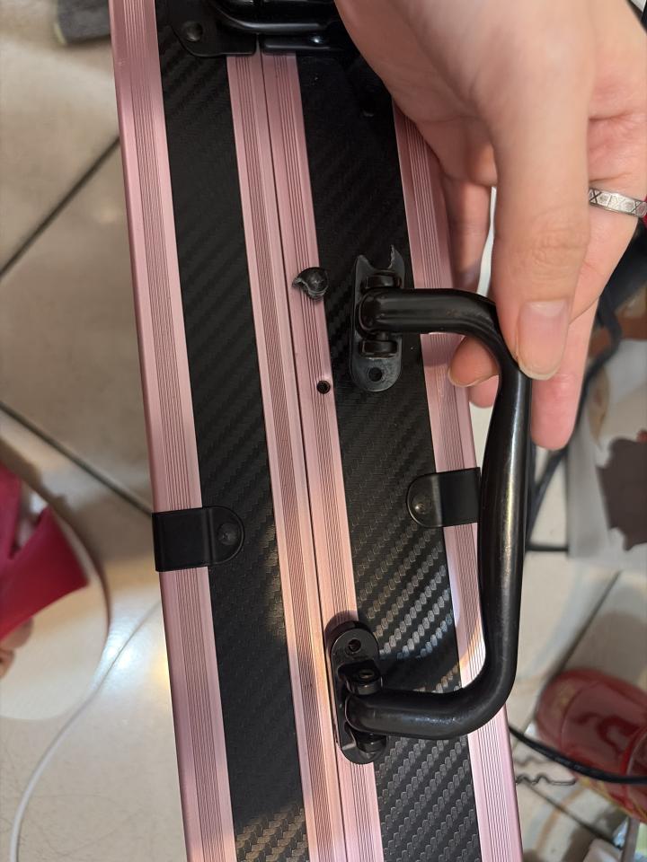 行李箱維修案件圖片