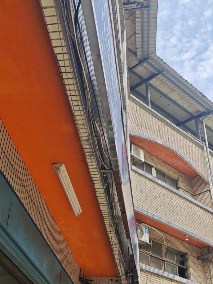 招牌維修案件圖片