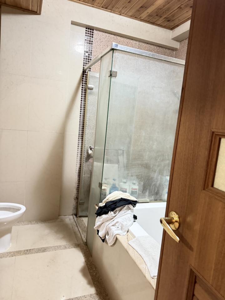 淋浴拉門安裝維修案件圖片