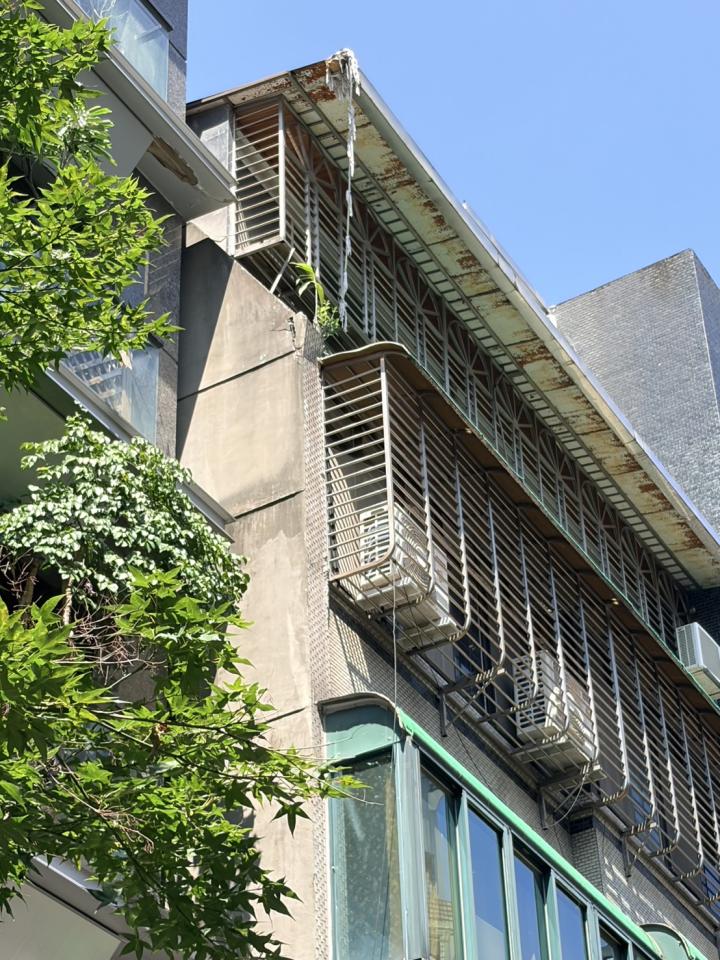 屋簷排水槽施工案件圖片