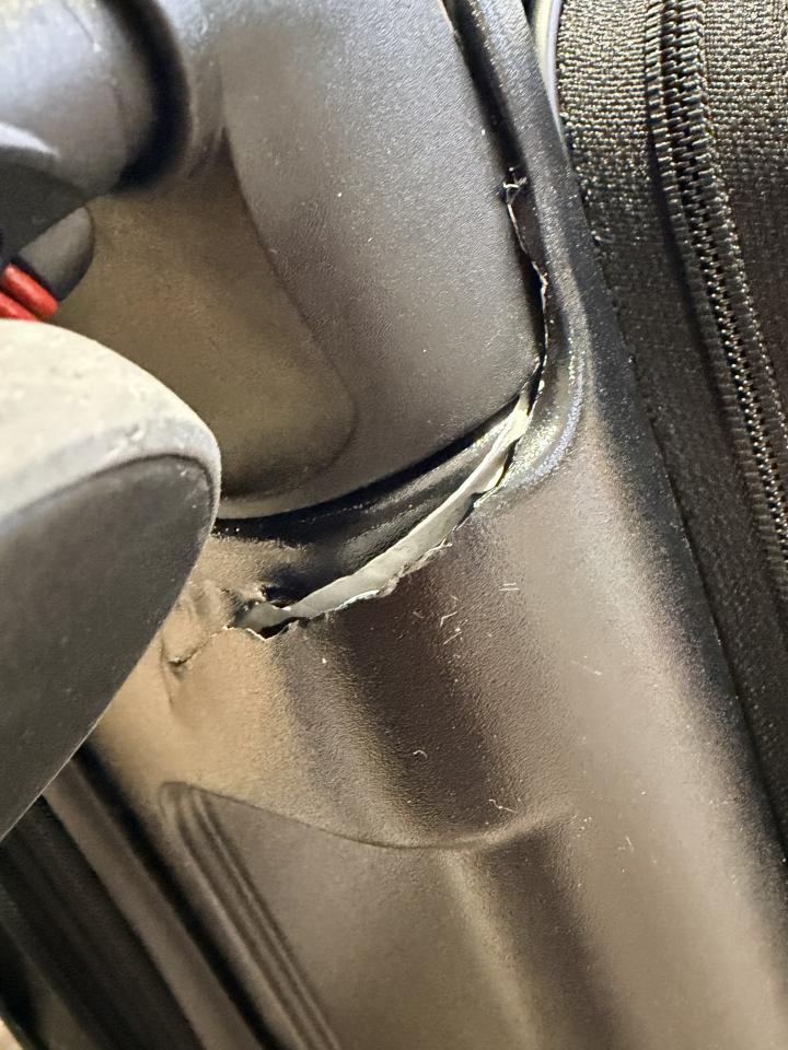 行李箱維修案件圖片