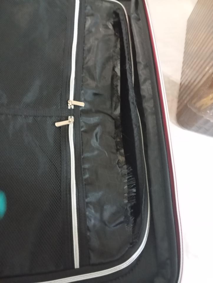行李箱維修案件圖片