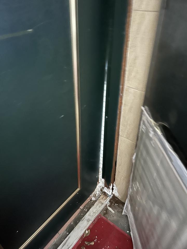 鐵門案件圖片
