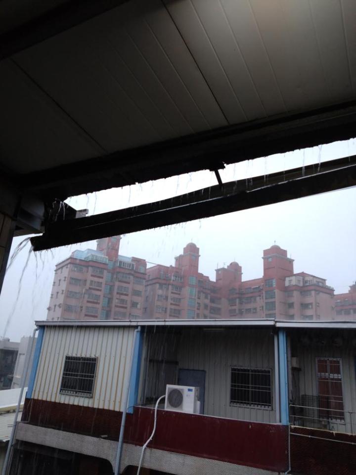 鐵皮屋頂案件圖片