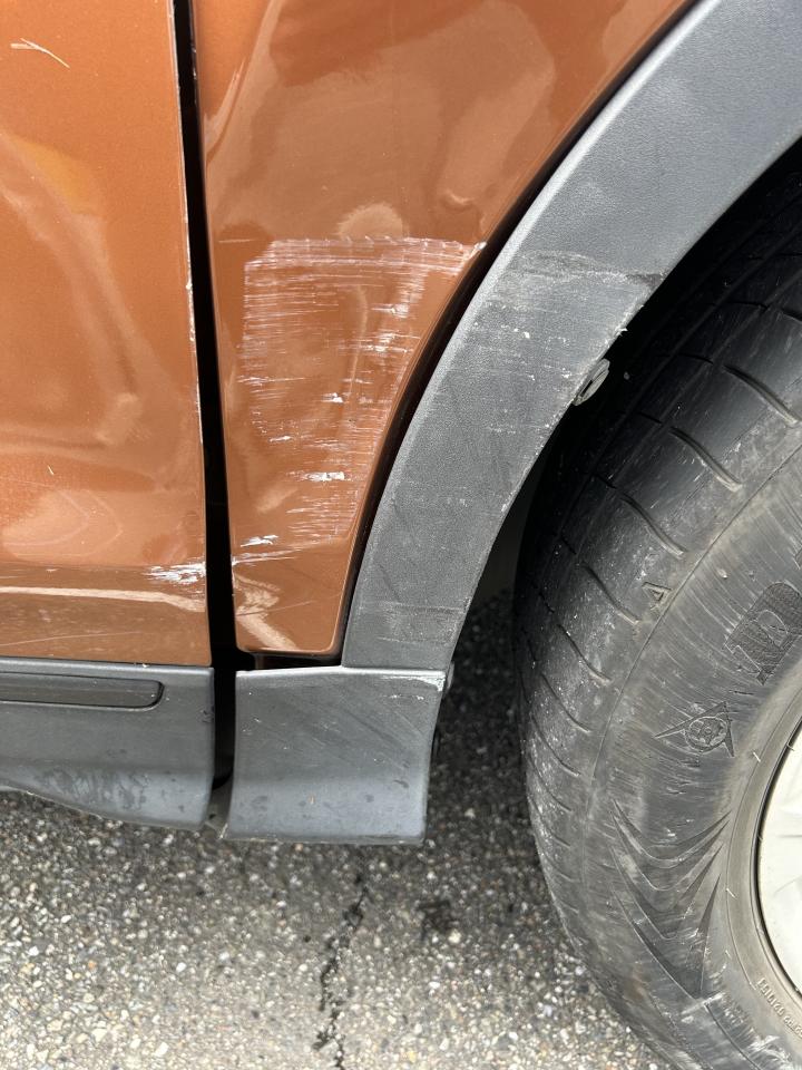 汽車板金烤漆案件圖片