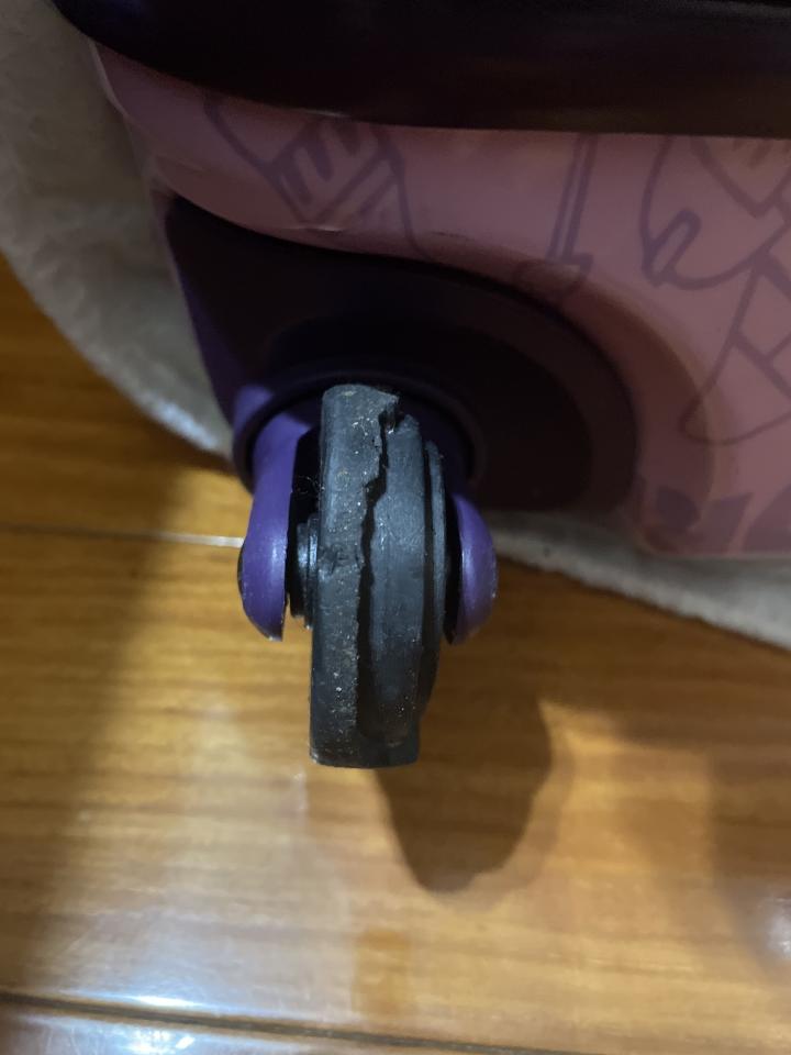 行李箱維修案件圖片