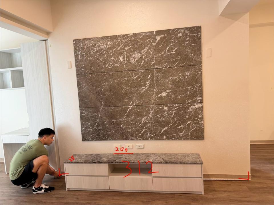 電視壁掛架安裝案件圖片