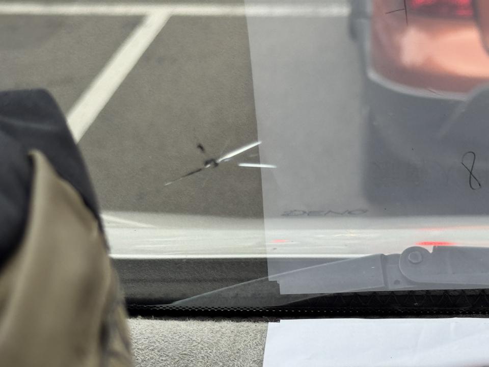 汽車玻璃修補案件圖片