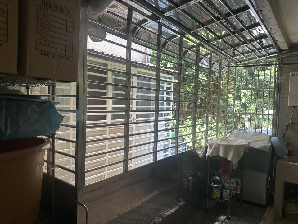 陽台紗網安裝案件圖片