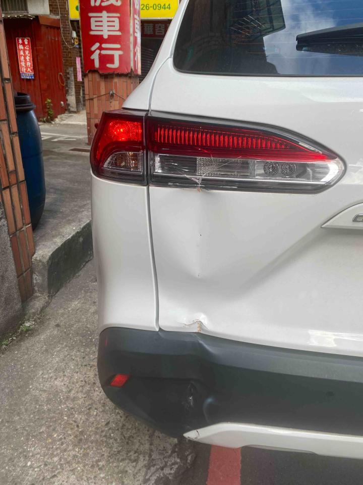 汽車板金烤漆案件圖片