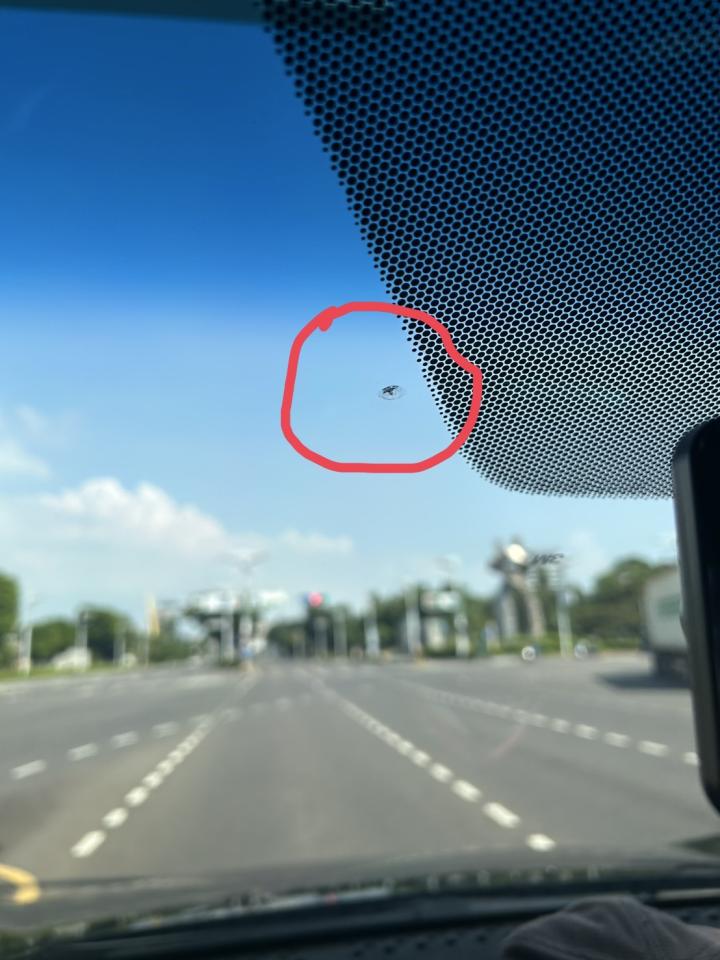 汽車玻璃修補案件圖片