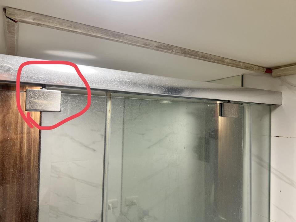 淋浴拉門安裝維修案件圖片