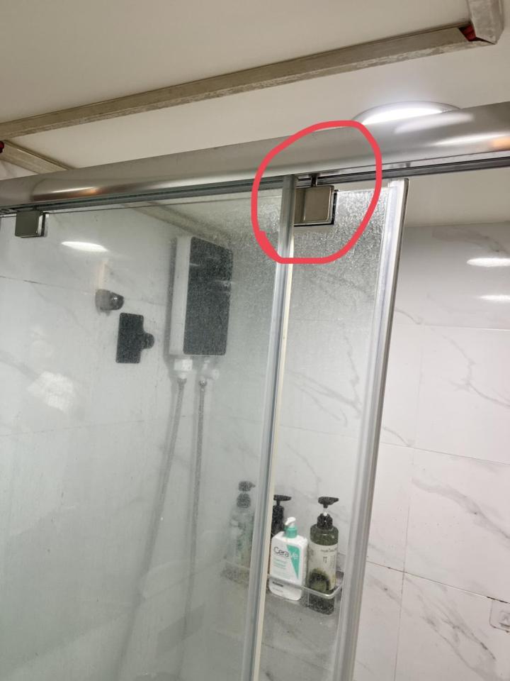 淋浴拉門安裝維修案件圖片