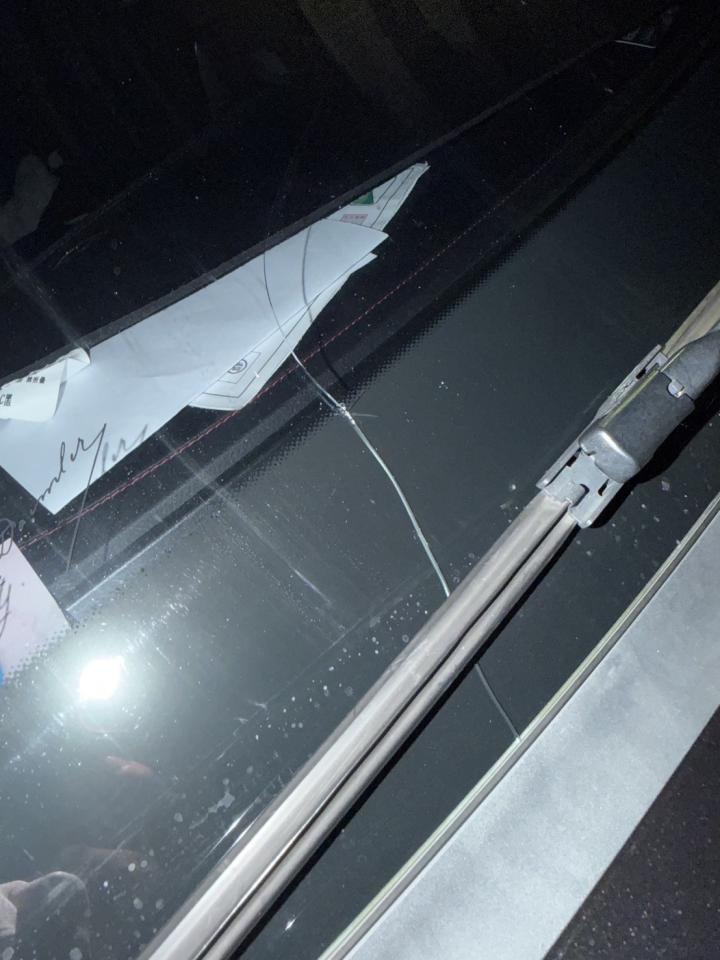 汽車玻璃修補案件圖片