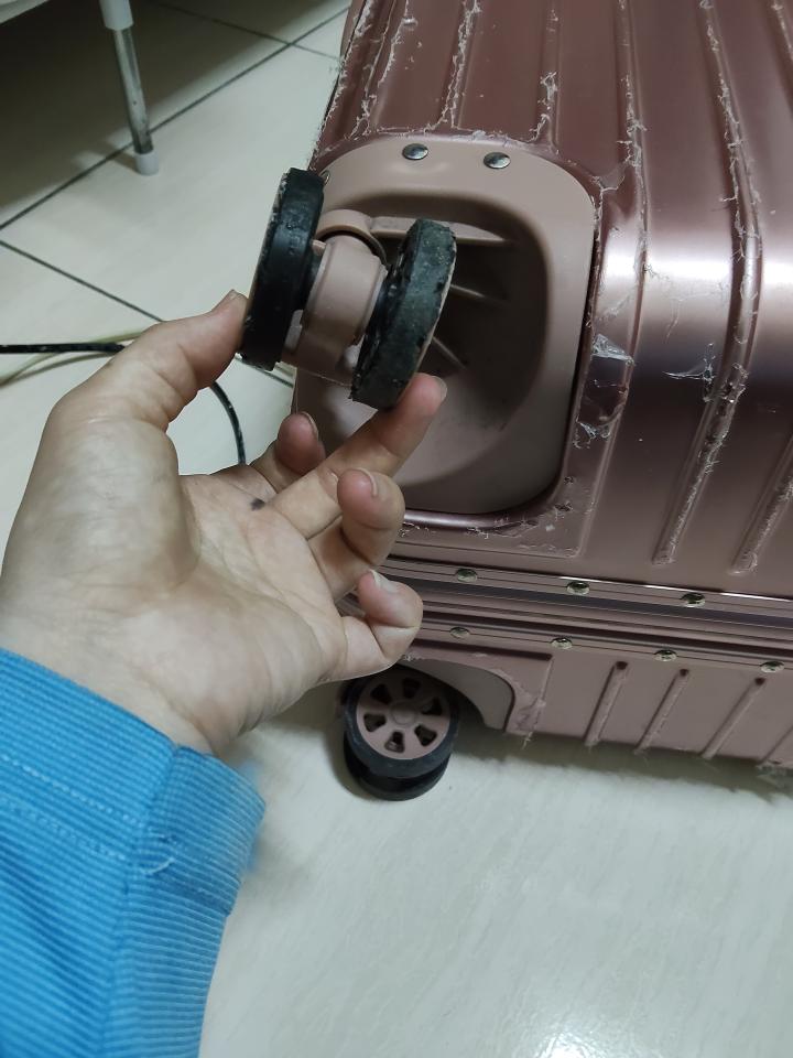 行李箱維修案件圖片