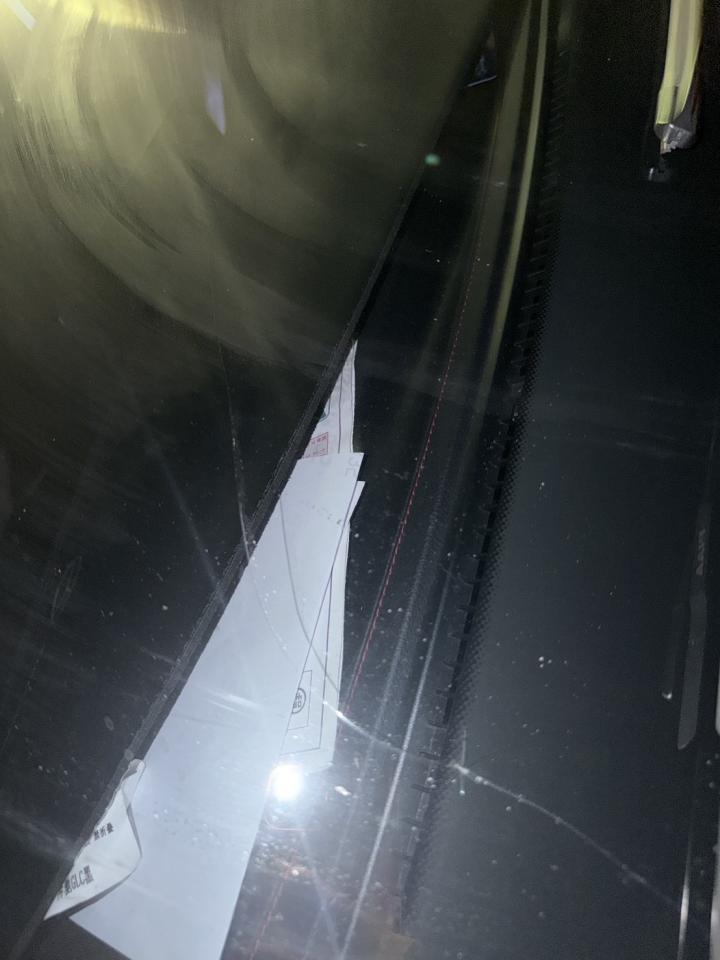 汽車玻璃修補案件圖片