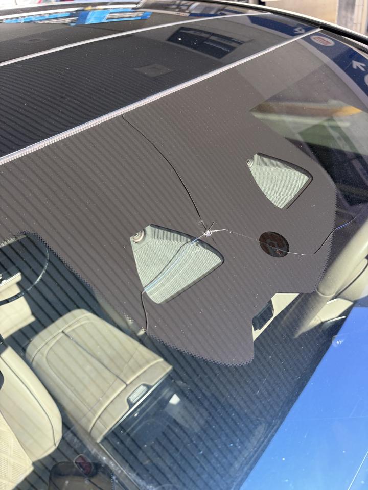 汽車玻璃修補案件圖片